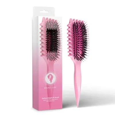 Roze Bounce Curl Define Edgelift Styling Brush met verpakking, ontworpen voor het stylen en definiëren van krullend haar.