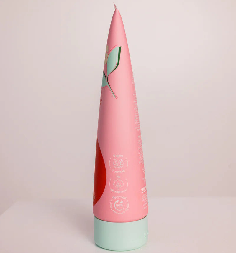 Zijkant van Curl Bites Gewichtloze ontwarrende conditioner 250ml met vegan en recyclebare verpakking, CG-vriendelijk product.