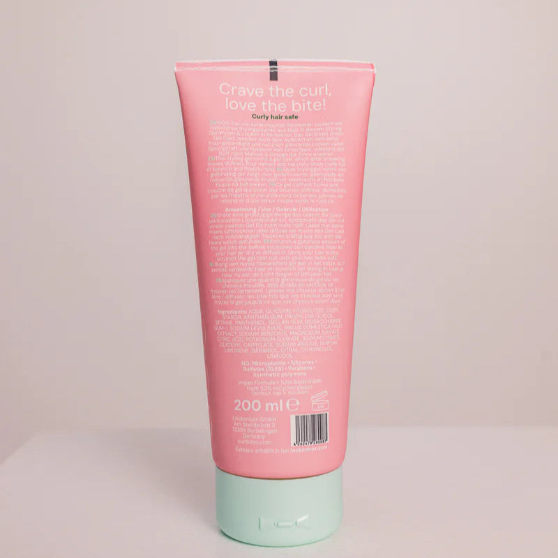 Achterzijde van Curl Bites Scrunching Gel 200ml met ingrediëntenlijst en productinformatie, geschikt voor CG haarverzorging.