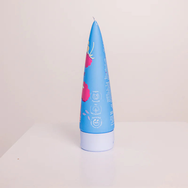 Zijaanzicht van Curl Bites - Multi-Proteïn Deep Conditioner 200ml met info over vegan formule en CG-goedkeuring op de verpakking.