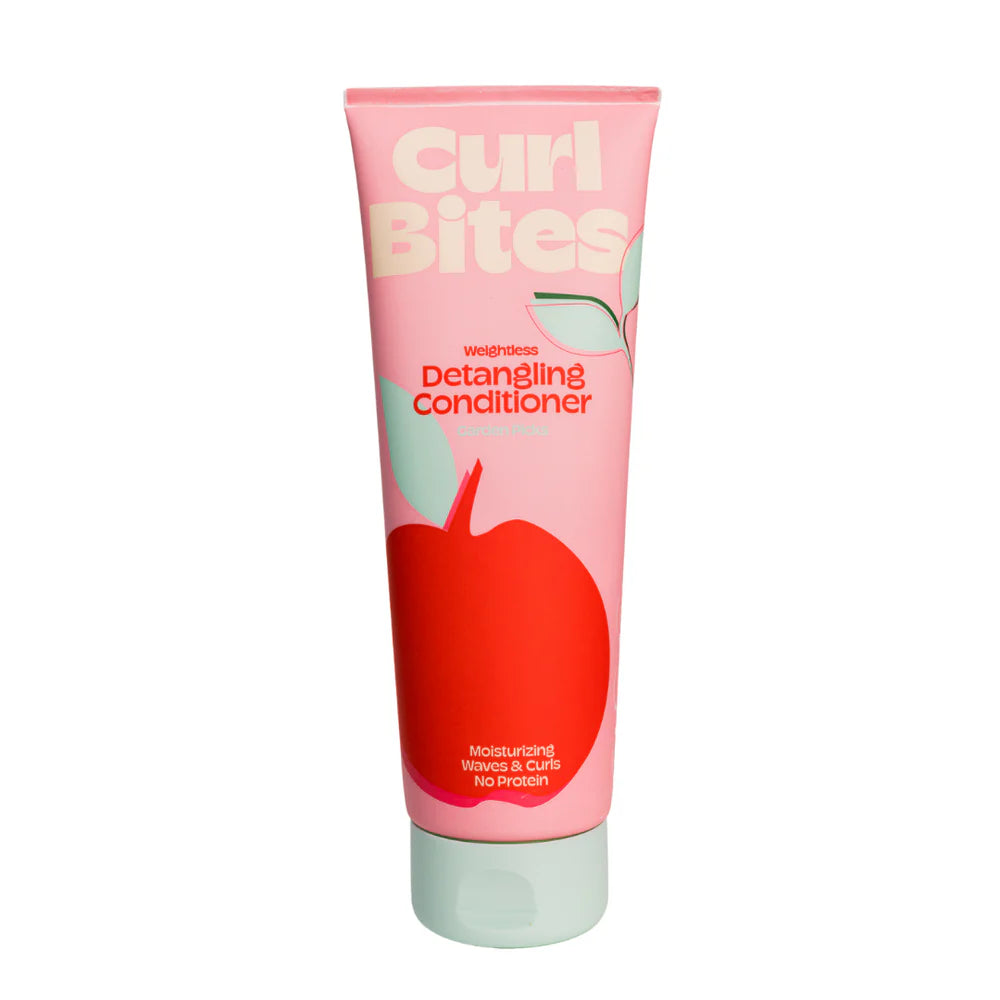 Curl Bites Gewichtloze ontwarrende conditioner 250ml met appelillustratie, ideaal voor krullend haar zonder proteïne en siliconen.